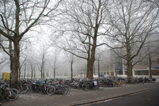 804815 Gezicht op de fietsenstalling op het Smakkelaarsveld te Utrecht.